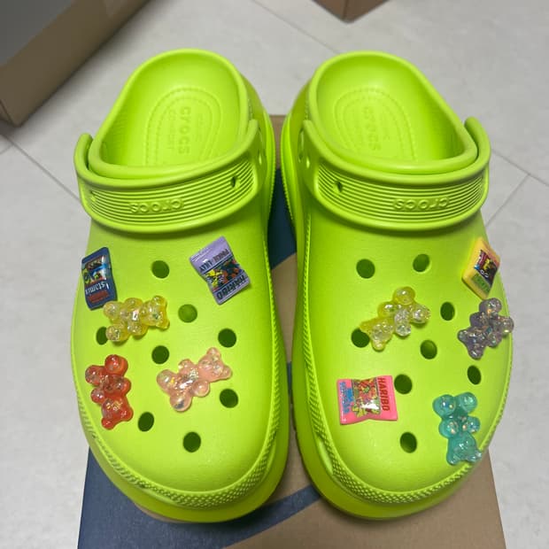 크록스 메가 크러쉬 클로그 240