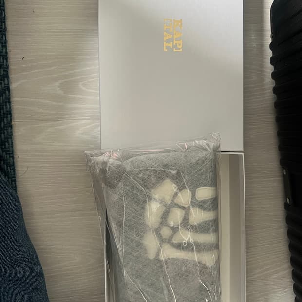캐피탈 떰즈업 장지갑 네이비