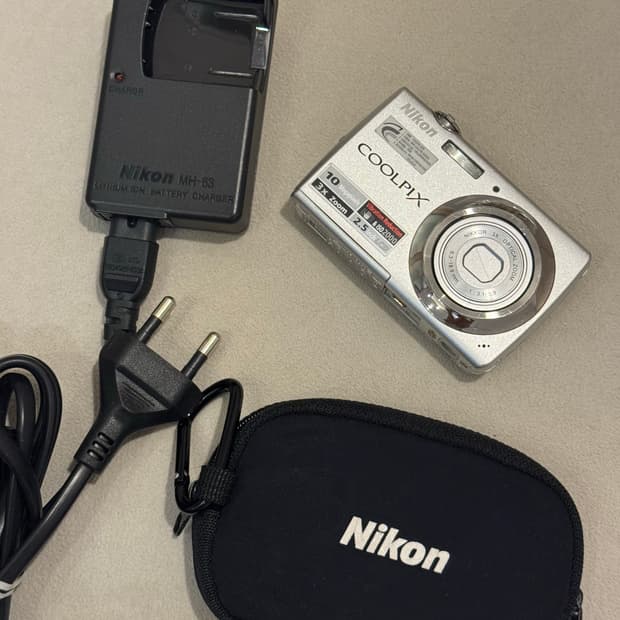 니콘 쿨픽스 s220 실버 상태굿