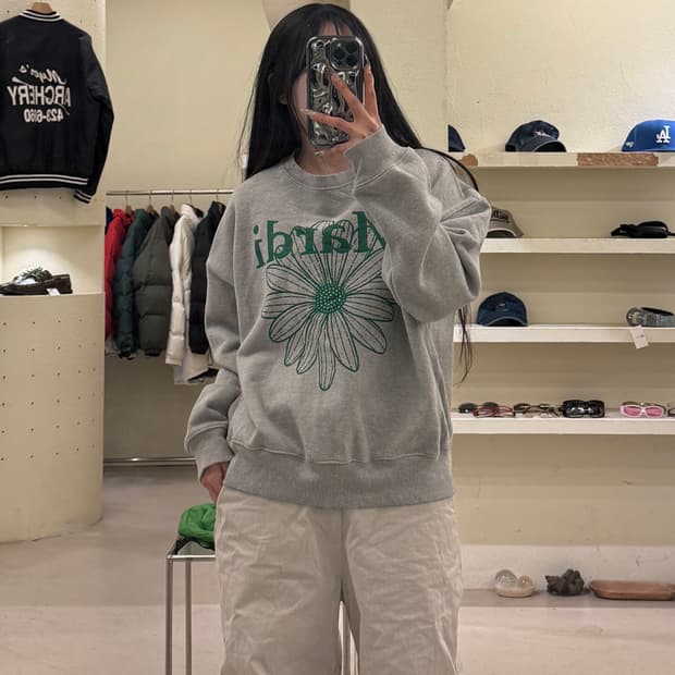 마르디 메크르디 플라워 로고 맨투맨 U1061