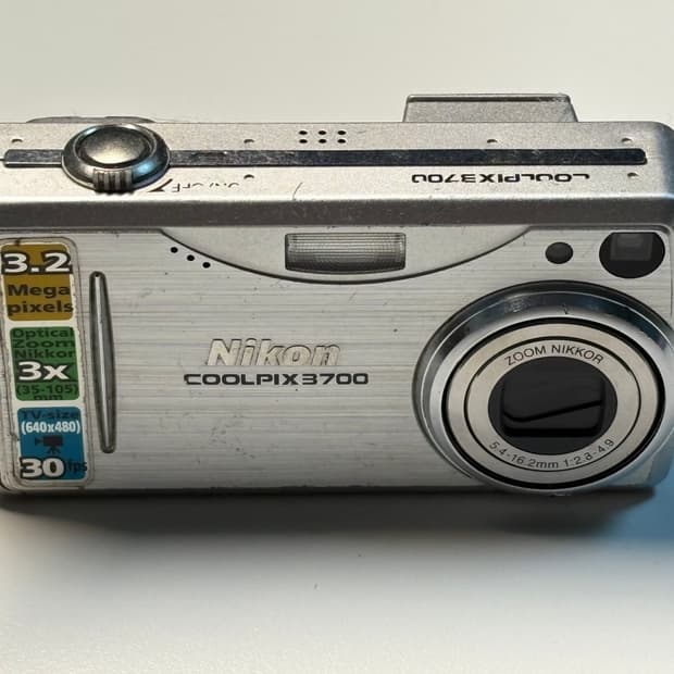 니콘 쿨픽스 3700