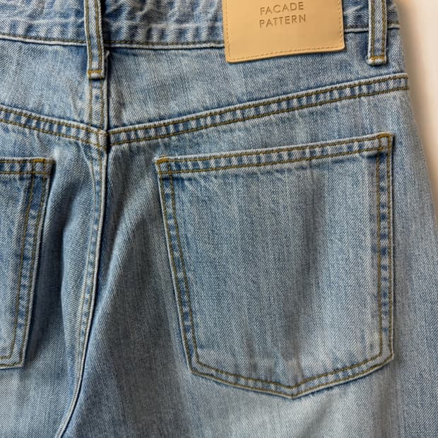 파사드 패턴 데님 팬츠 