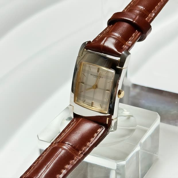 빈티지 Burberry 버버리 런던 빈티지 시그니처 체크 탱크 워치