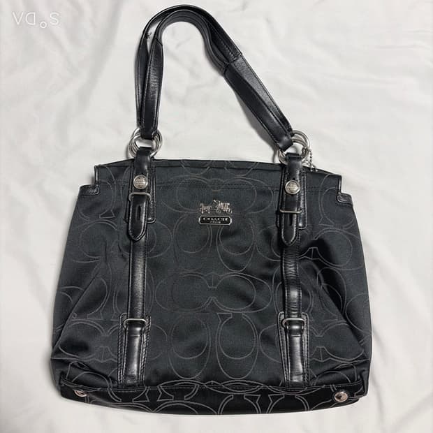 코치 블랙 시그니처 캔버스 숄더백