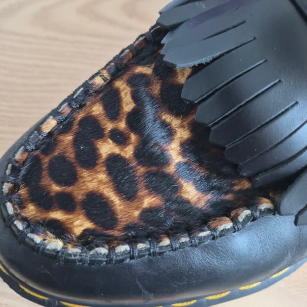 닥터마틴 아드리안 스내플 레오파드