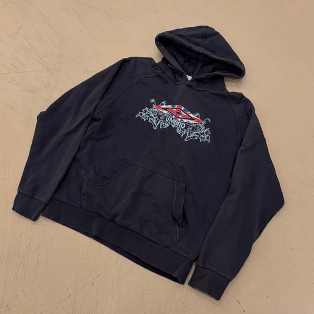 엄브로 빅로고 네이비 후드티