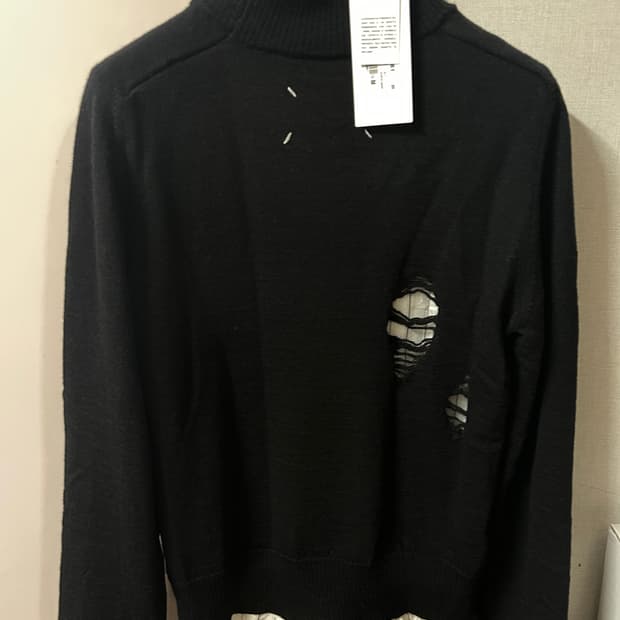 마르지엘라 레이어드 디스트레스트 니트