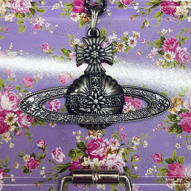 VivienneWestwood Gothic PEN Necklace