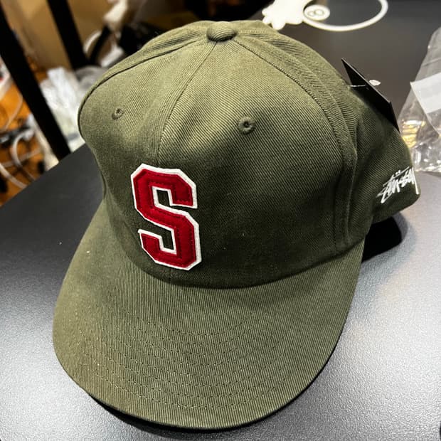 스투시 s 로고캡