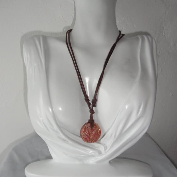 yujagi button necklace