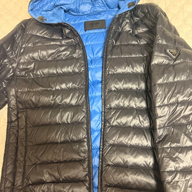 프라다 블랙/블루 패딩 점퍼