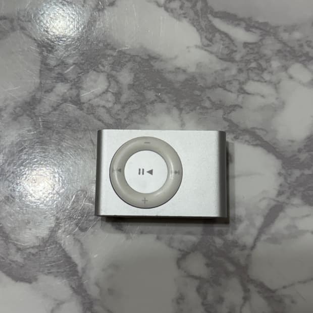 애플 아이팟 셔플 실버2 + 충전케이블