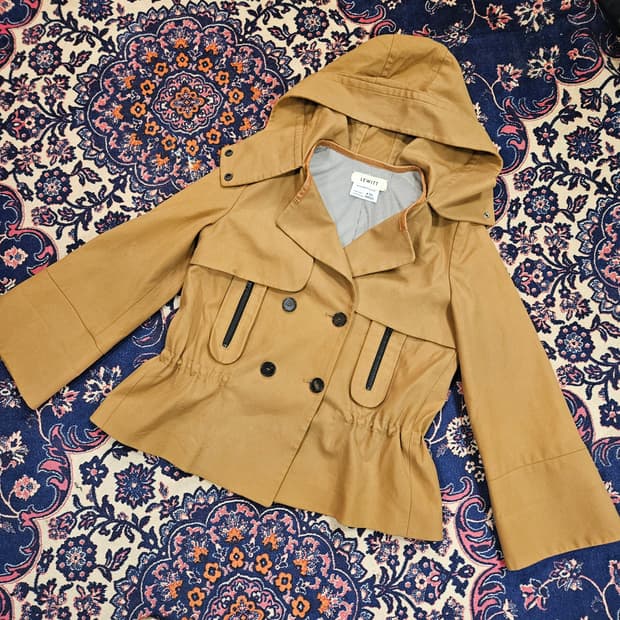 르윗(Lewitt) 숏 트랜치 빅후드 자켓 Free