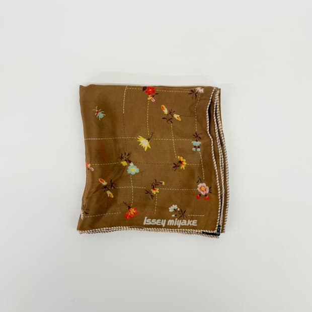 이세이미야케 플라워 패턴 스카프