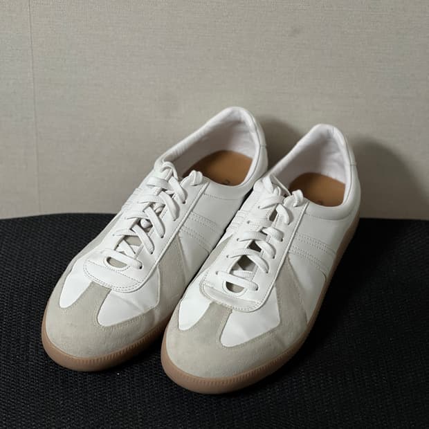 화이트 스웨이드 독일군 스니커즈 280