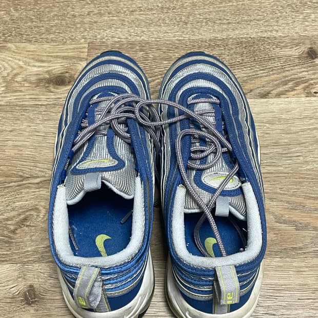 나이키 에어맥스 97 파은 270사이즈 입니다.