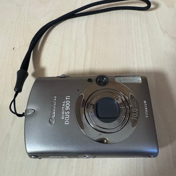 Canon ixus 900ti