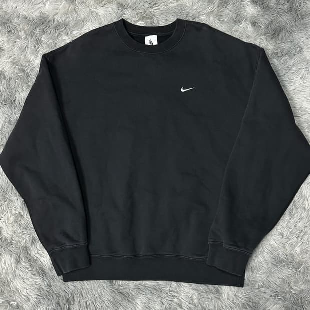 나이키 솔로스우시 블랙 맨투맨 L