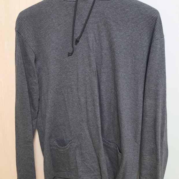 해칭룸 스트라이프 차콜 후디 3