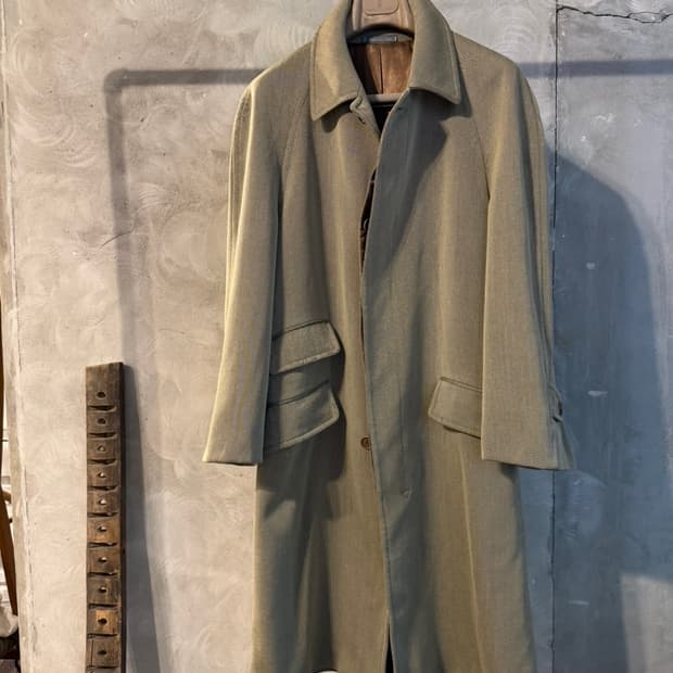 살바토레 페라가모 래글런 코트 105