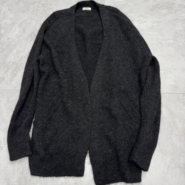 아크네스튜디오 