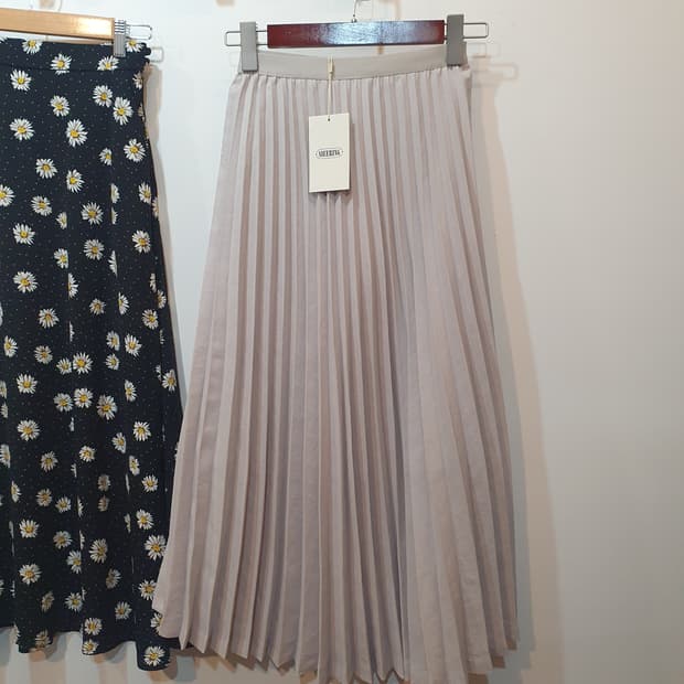 시어링 그레이 밴딩 플리츠 스커트 SIEEERING 