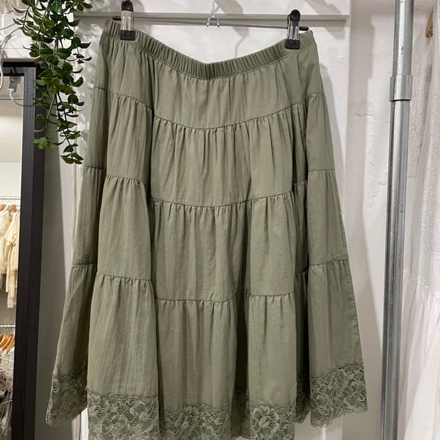 ⭐️단 3일만 할인⭐️mellow lace skirt (khaki)