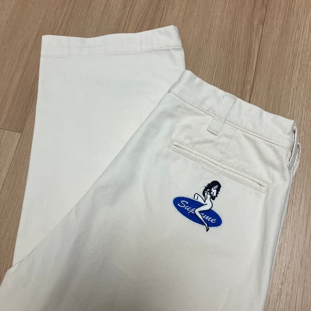 슈프림 핀업걸 치노 크림 컬러 30사이즈