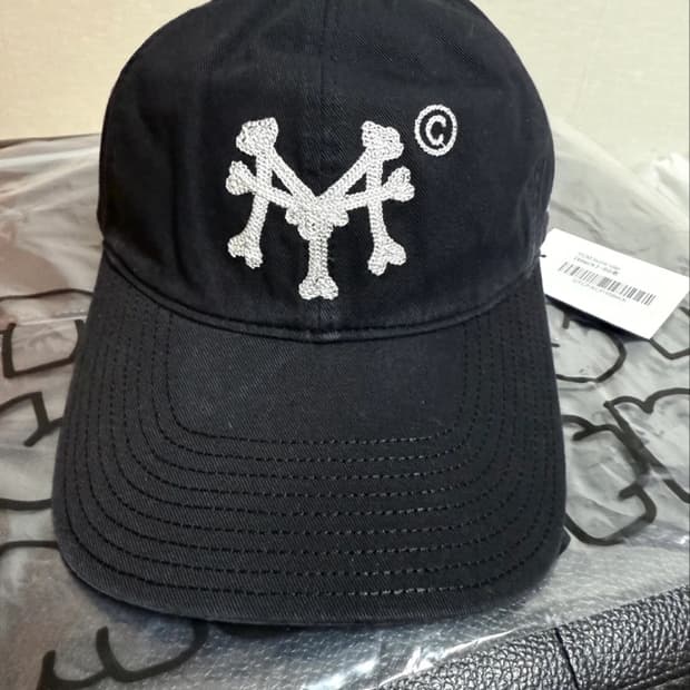 더콜디스트모먼트 TCM bone cap (black) 새상품 판매합니다.