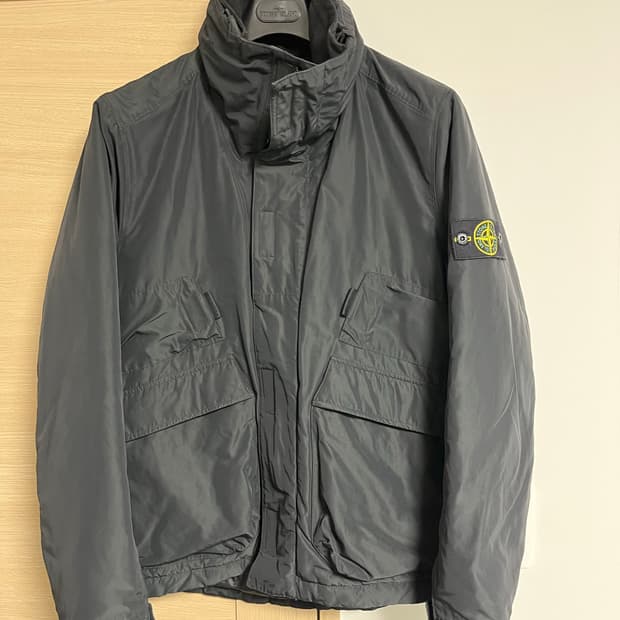 스톤아일랜드 마이크로랩스 패딩L