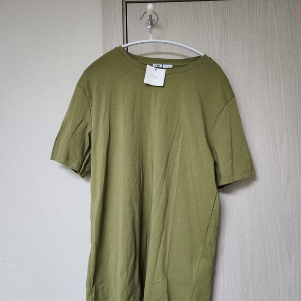 자라 zara 카키 티셔츠