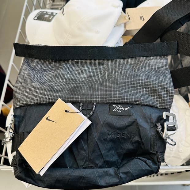 나이키 ACG 아이센 페니팩 힙색 슬링백 웨이스트백 DV4051-011