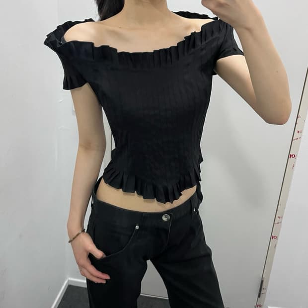 Tadashi shoji 핀턱 플리츠 반팔 티셔츠 오픈숄더
