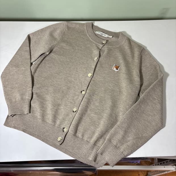 우먼S 메종키츠네 라이트베이지 폭스헤드 U넥 가디건