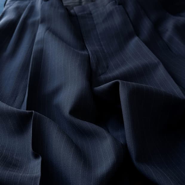 Design stripe 2 pleats wide trouser