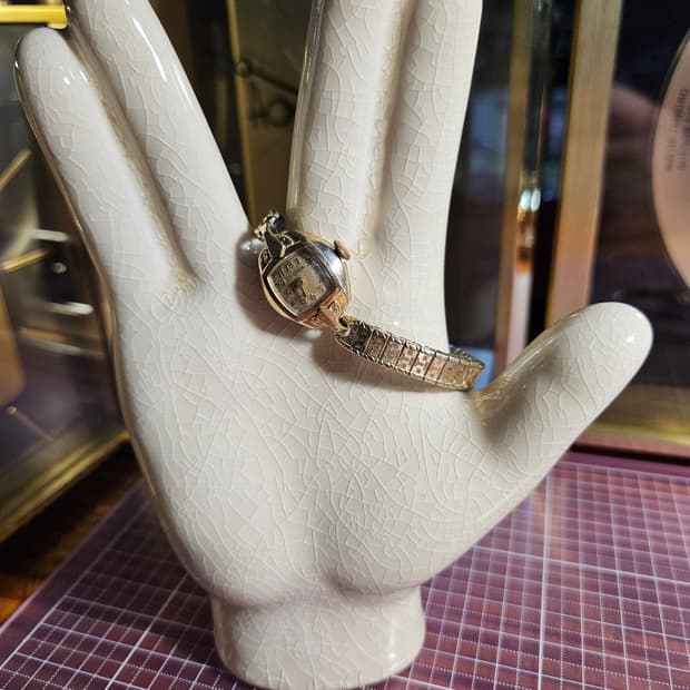 부로바 빈티지 여성용 금장 수동 핸드와인딩