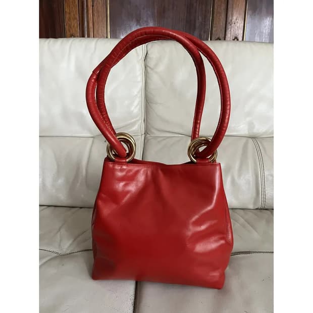 bally 레드 버클 숄더백