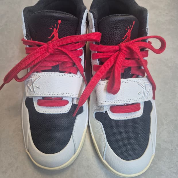 조던 x 트래비스 스캇 점프맨 잭 TR 유니버시티 레드