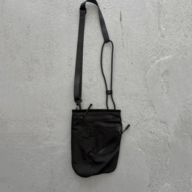 삽니다) MPa SACOCHE BAG (BLACK)