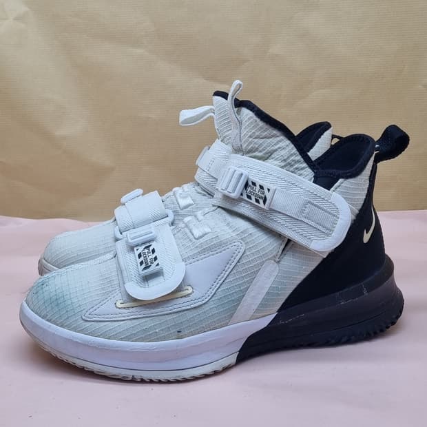 나이키 르브론 솔져13  농구화 250