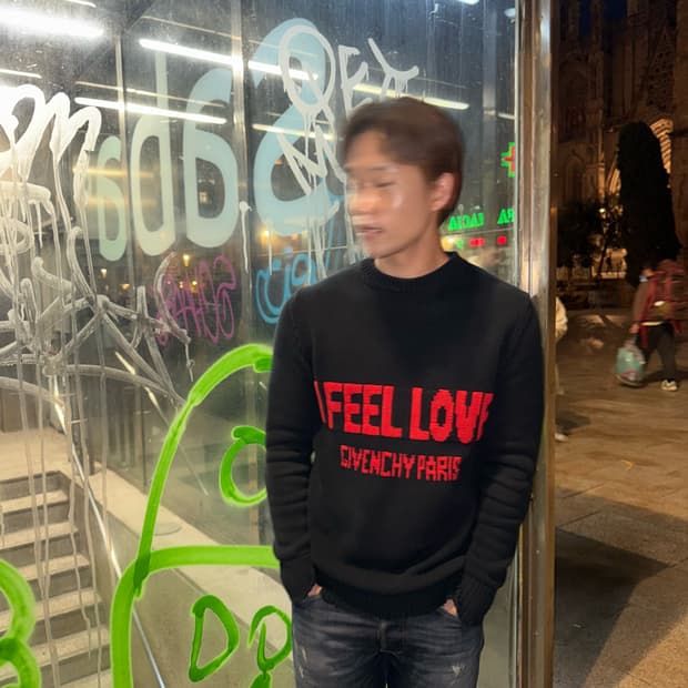 Givenchy “I FEEL LOVE” logo Knit