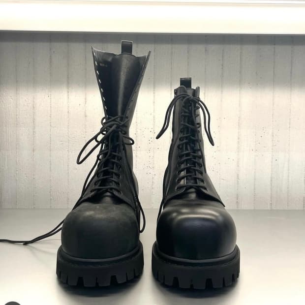 발렌시아가 스톰퍼 레더 런웨이 하이 부츠 42