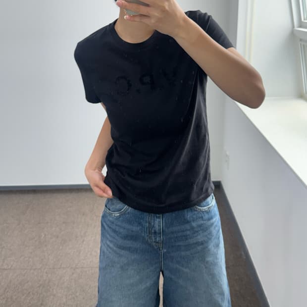 A.P.C 아페쎄 블랙 로고 블랙 반팔 