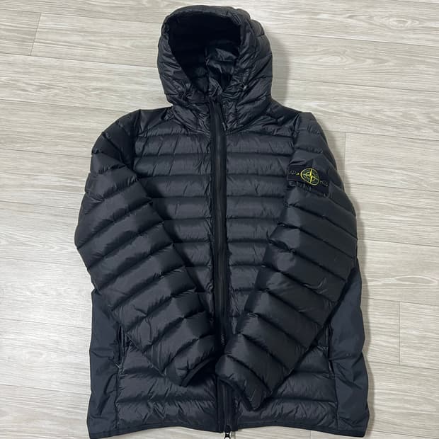 스톤아일랜드 룸우븐 경량패딩 후드 24FW 
