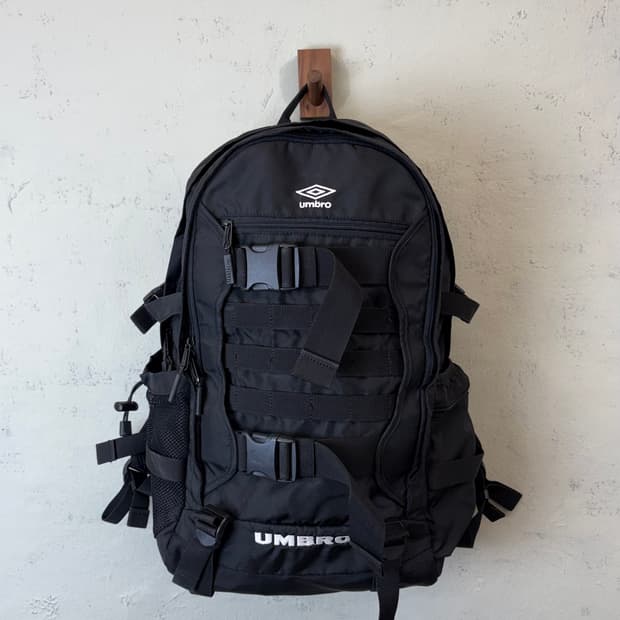엄브로 댄커 백팩 블랙