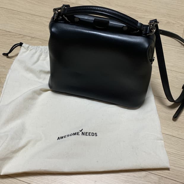 어썸니즈 마롱백 블랙