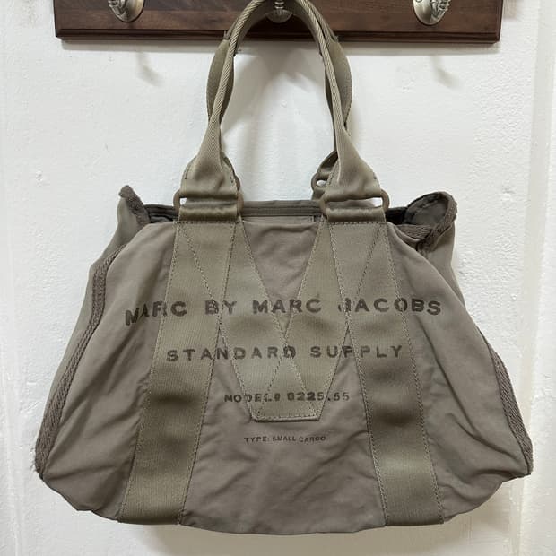 MARC JACOBS