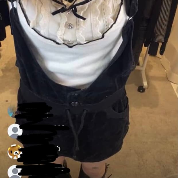 와이즈걸 멜빵 치마