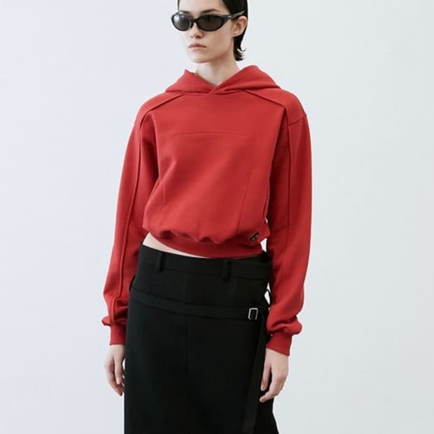 LCDC 크롭 레드 후드티