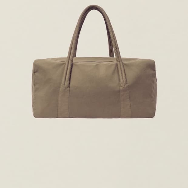 EE(ee) 보스턴백 라지 사이즈로 구합니다 !